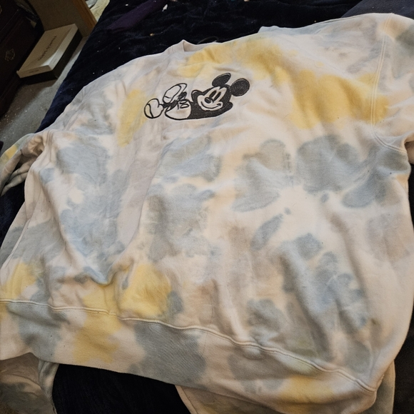 Mickey Mouse jogging outfit. - Picture 3 of 5